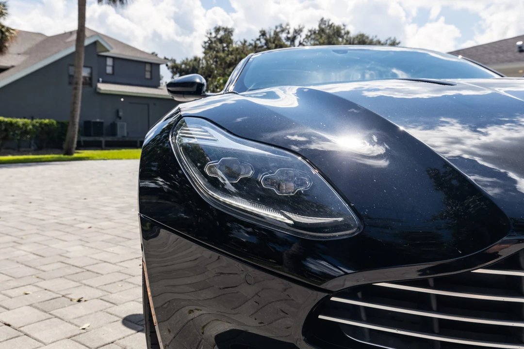 2017 Aston Martin DB11 V12 - Image 9 of 31