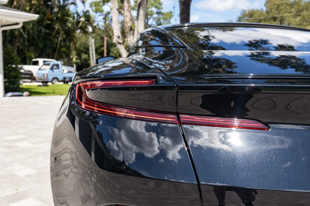 2017 Aston Martin DB11 V12 - Image 25 of 31