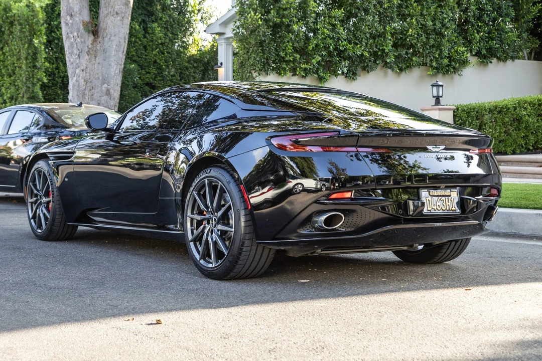 2017 Aston Martin DB11 V12 - Image 8 of 31
