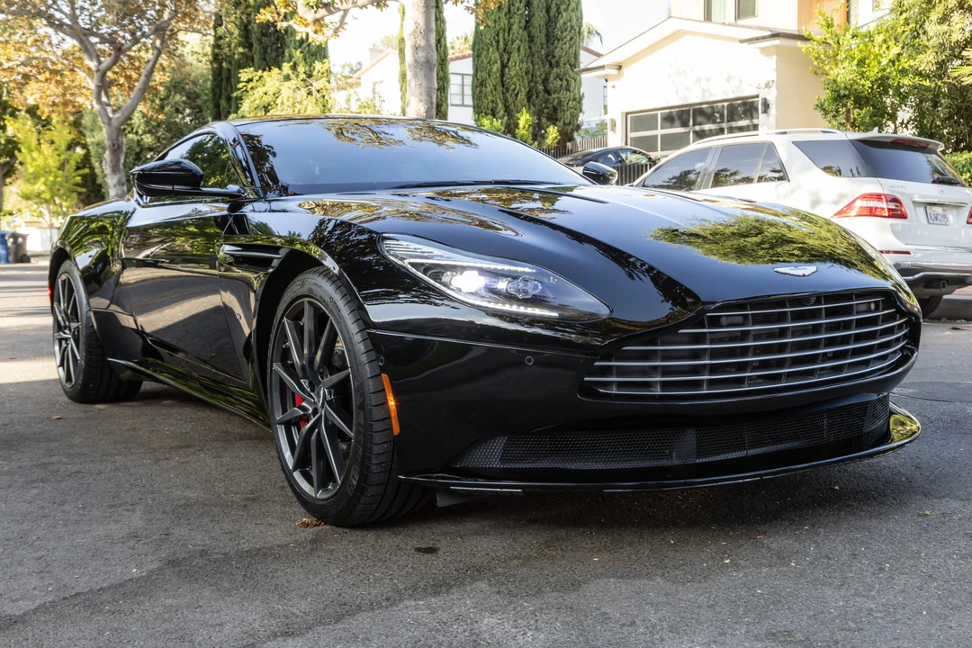 2017 Aston Martin DB11 V12 - Image 13 of 31