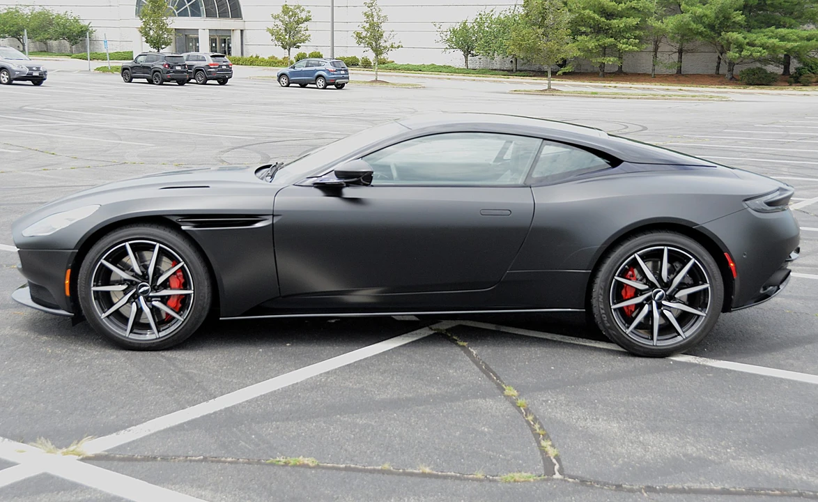 2017 Aston Martin DB11 - Image 3 of 31