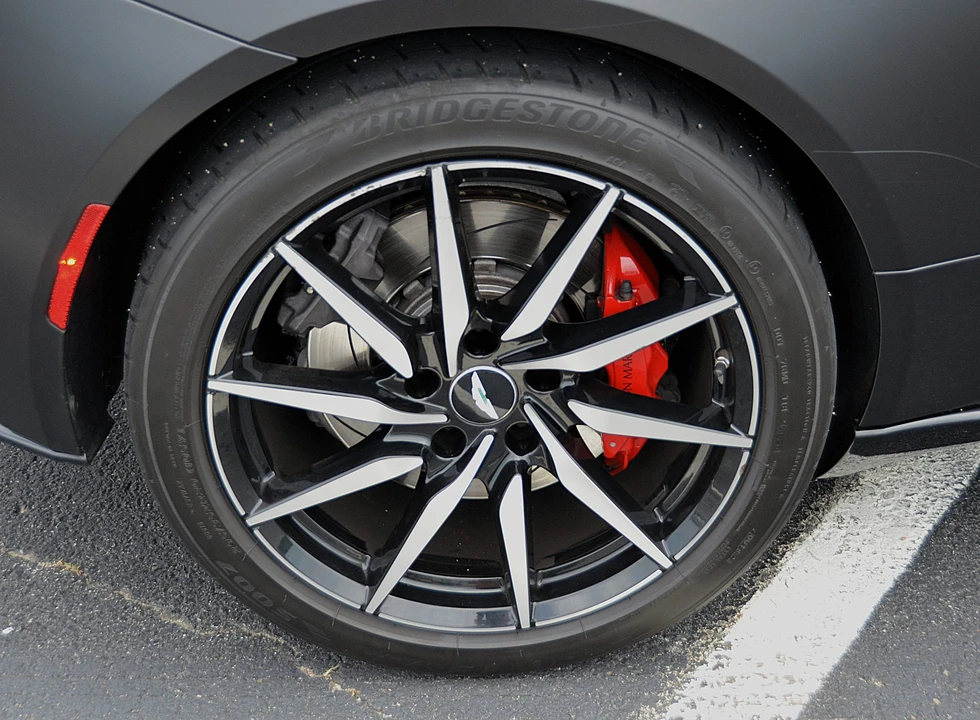 2017 Aston Martin DB11 - Image 20 of 31