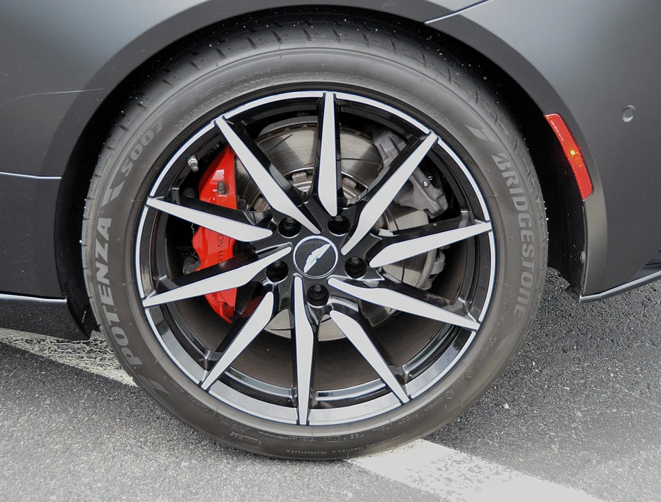 2017 Aston Martin DB11 - Image 21 of 31