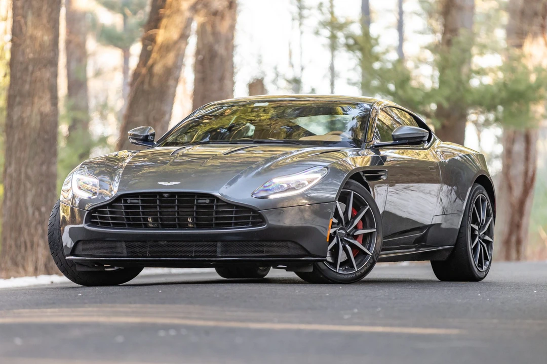 2017 Aston Martin DB11 - Image 5 of 31