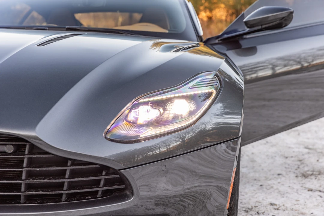 2017 Aston Martin DB11 - Image 17 of 31