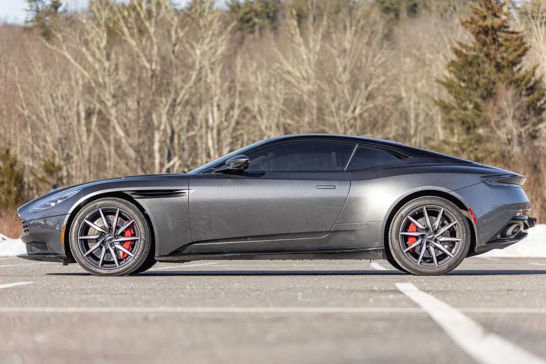 2017 Aston Martin DB11 - Image 7 of 31