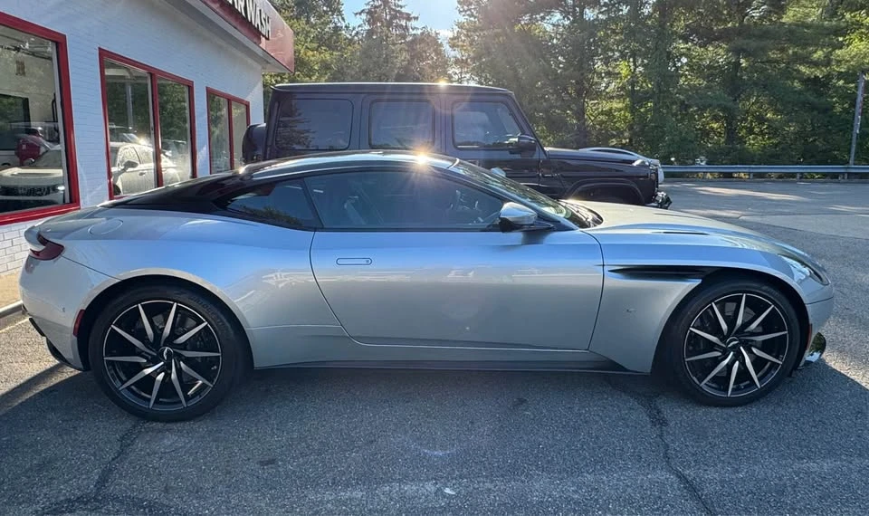 2017 Aston Martin - Image 4 of 12