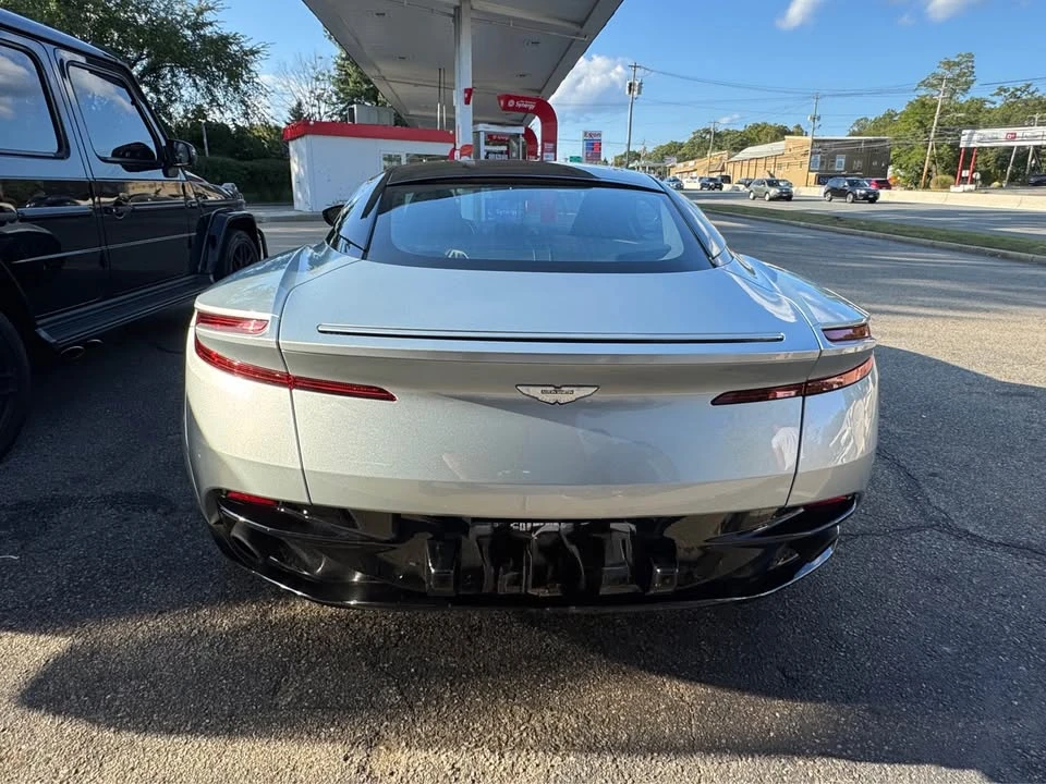 2017 Aston Martin - Image 5 of 12