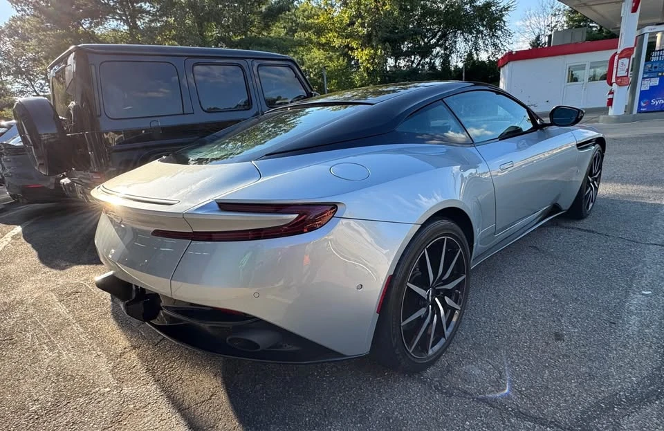 2017 Aston Martin - Image 3 of 12