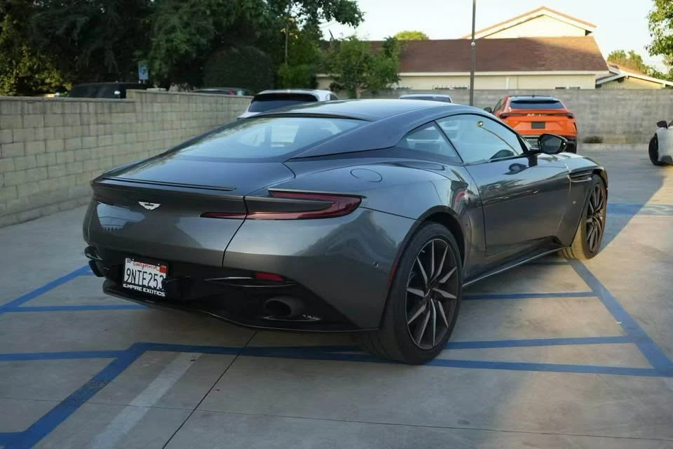 2017 Aston Martin - Image 5 of 9