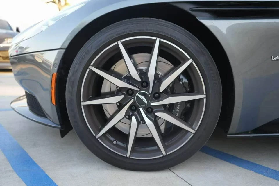 2017 Aston Martin - Image 6 of 9