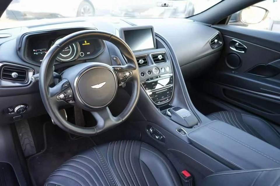 2017 Aston Martin - Image 7 of 9