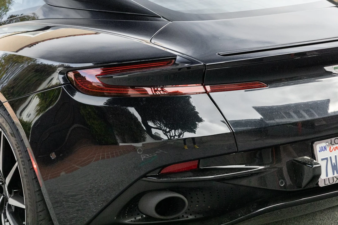 2017 Aston Martin DB11 V12 - Image 25 of 31