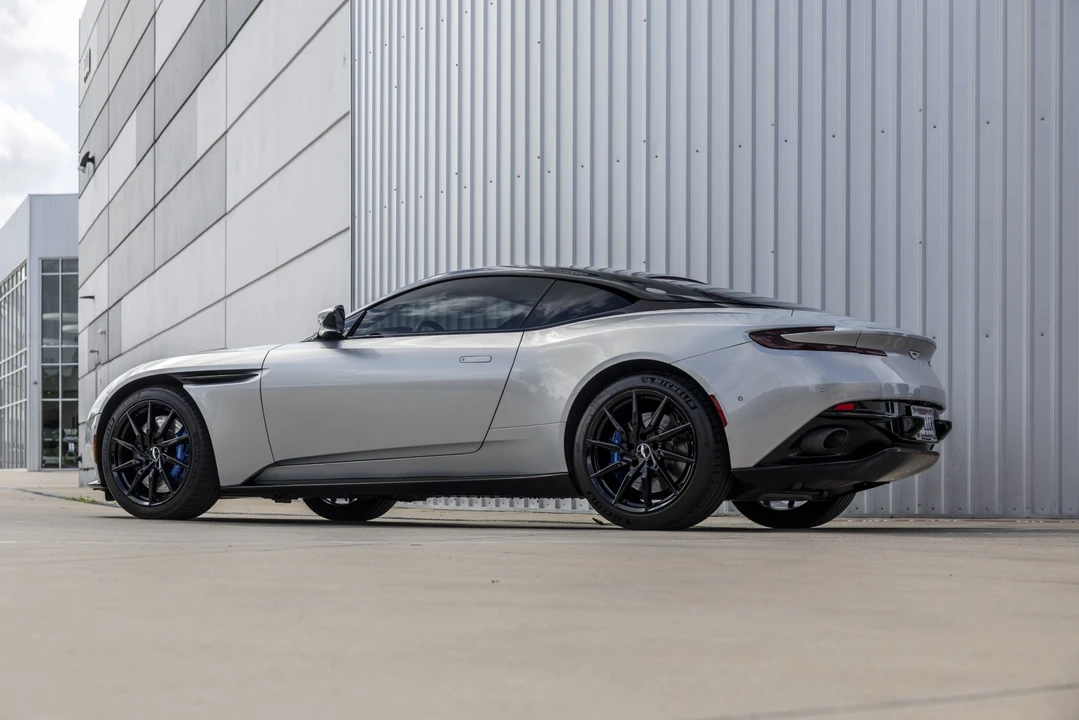 2017 Aston Martin DB11 V12 - Image 16 of 31