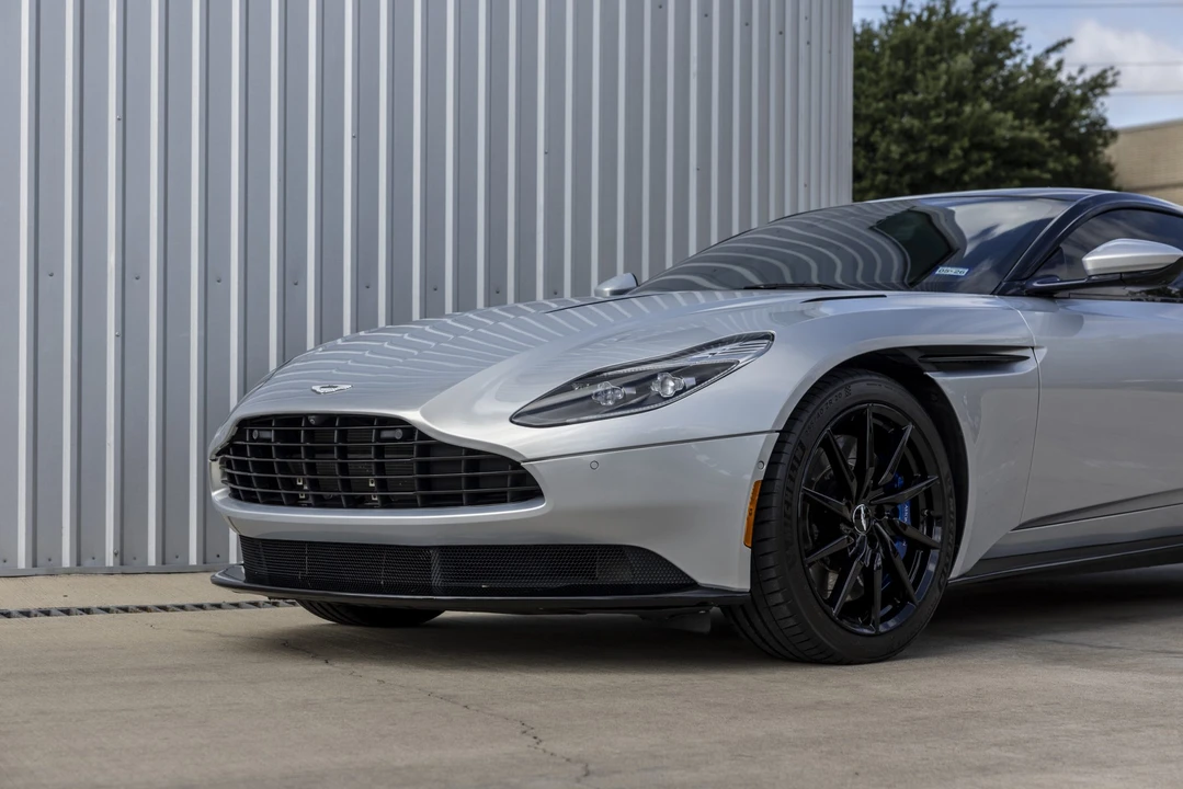 2017 Aston Martin DB11 V12 - Image 20 of 31