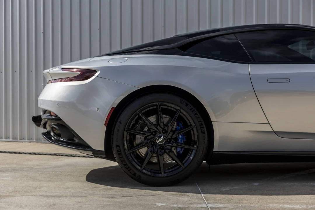 2017 Aston Martin DB11 V12 - Image 18 of 31
