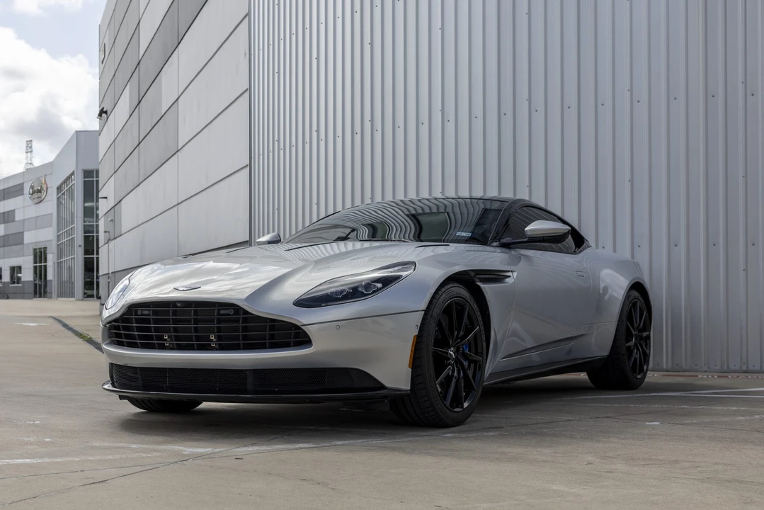 2017 Aston Martin DB11 V12 - Image 3 of 31