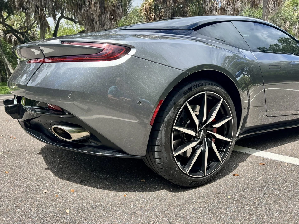 2017 Aston Martin DB11 V12 - Image 28 of 31