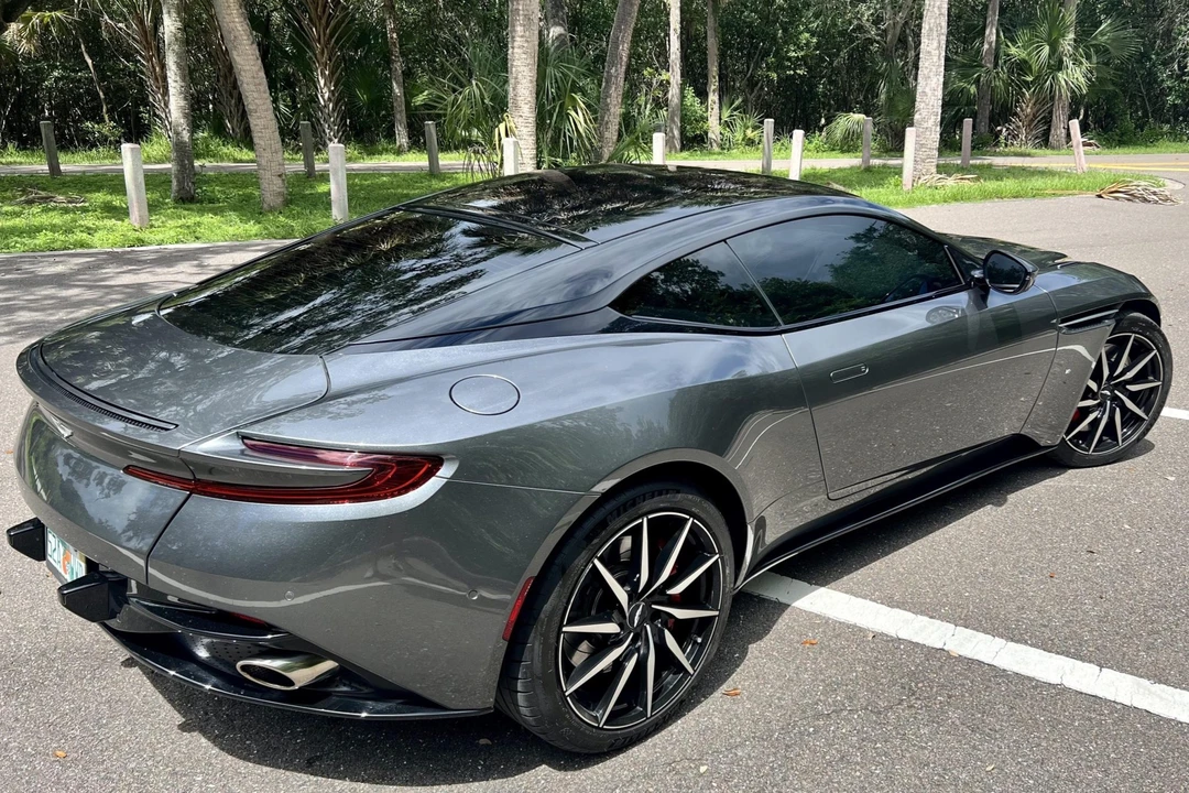 2017 Aston Martin DB11 V12 - Image 14 of 31
