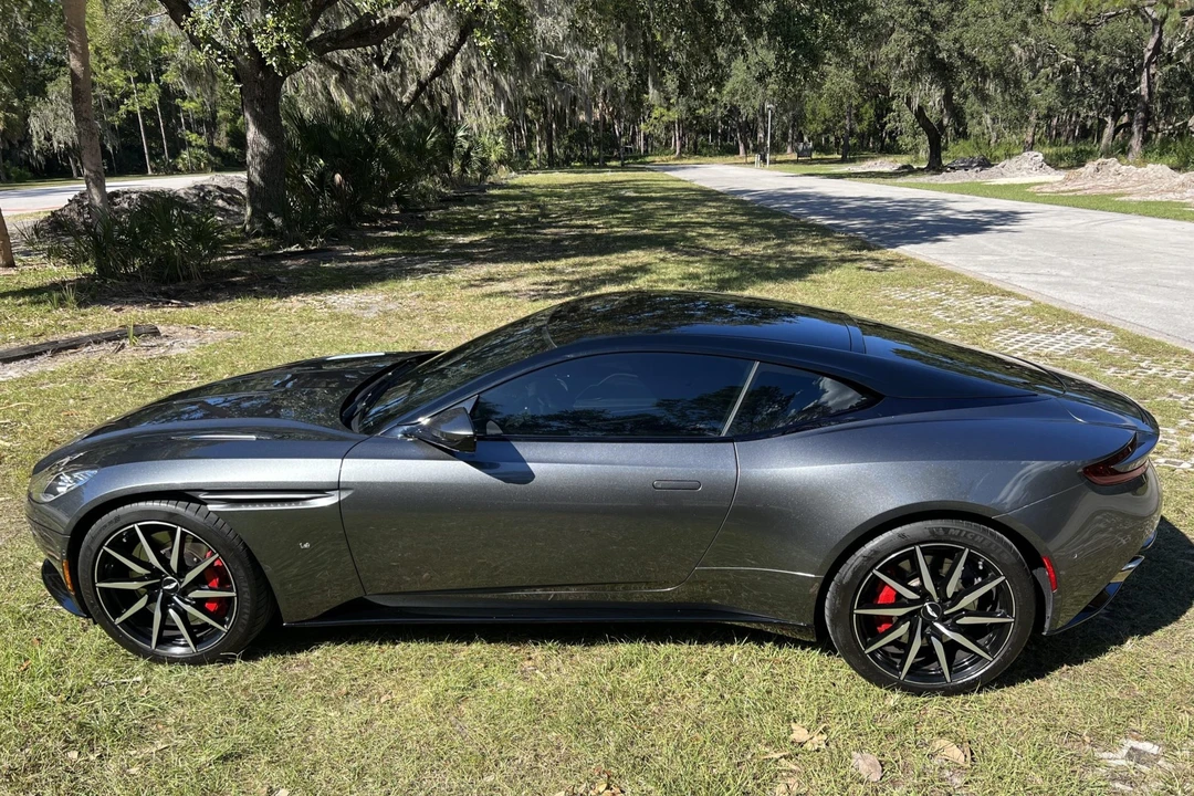 2017 Aston Martin DB11 V12 - Image 11 of 31