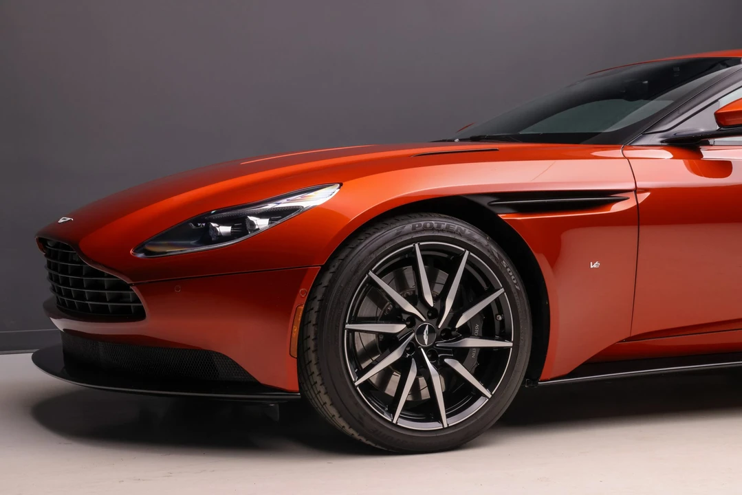 2017 Aston Martin DB11 V12 - Image 24 of 31