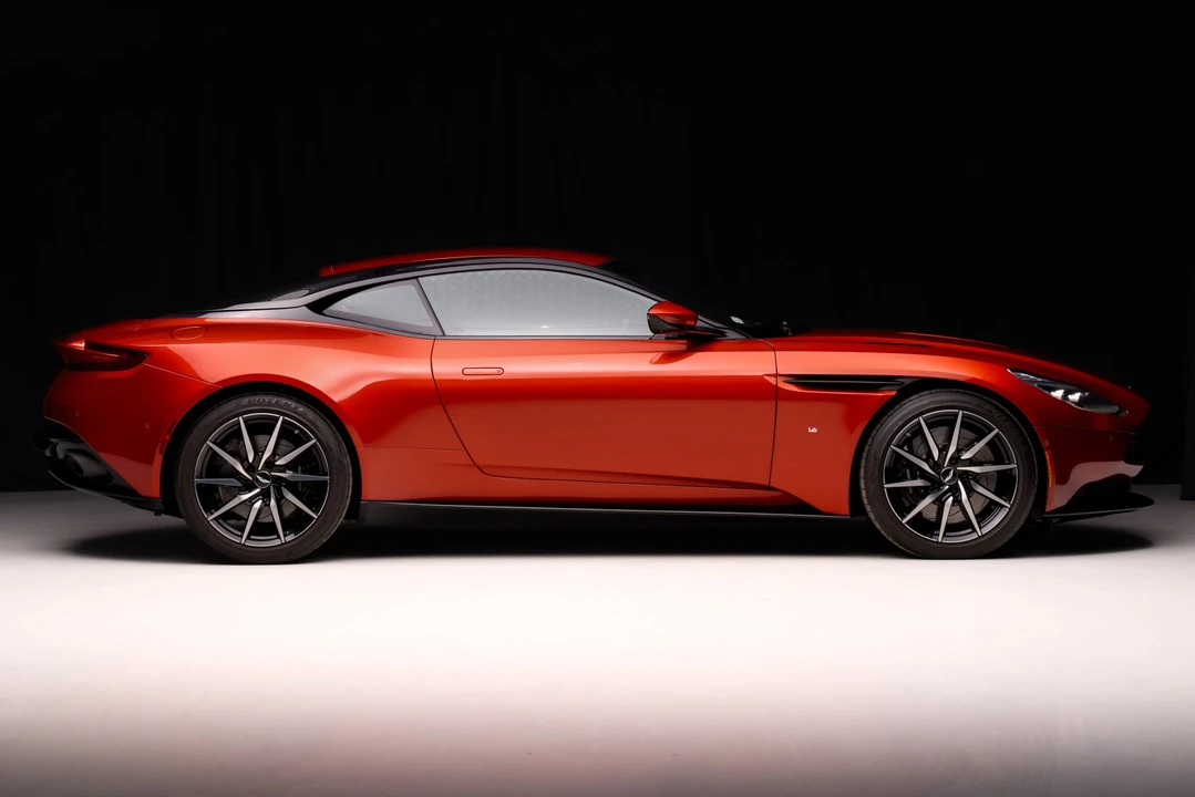 2017 Aston Martin DB11 V12 - Image 9 of 31