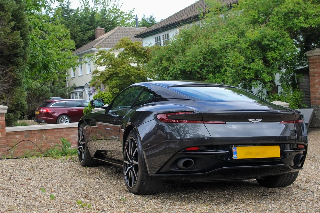 2017 Aston Martin DB11 V12 - Image 25 of 31