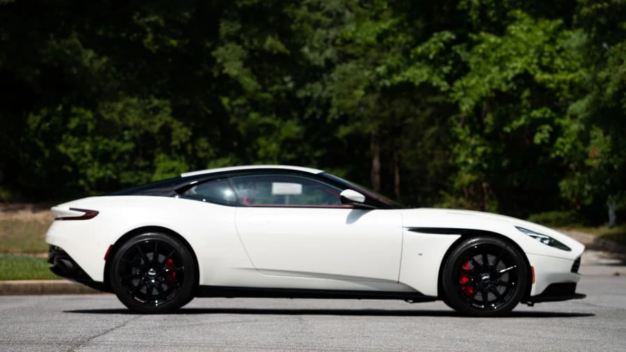 2017 Aston Martin DB11 V12 - Image 8 of 31