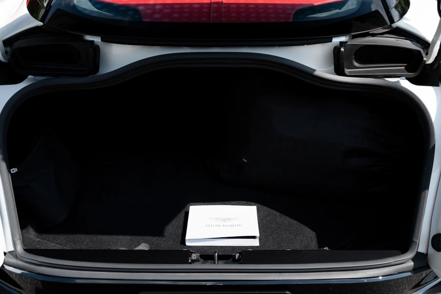 2017 Aston Martin DB11 V12 - Image 25 of 31