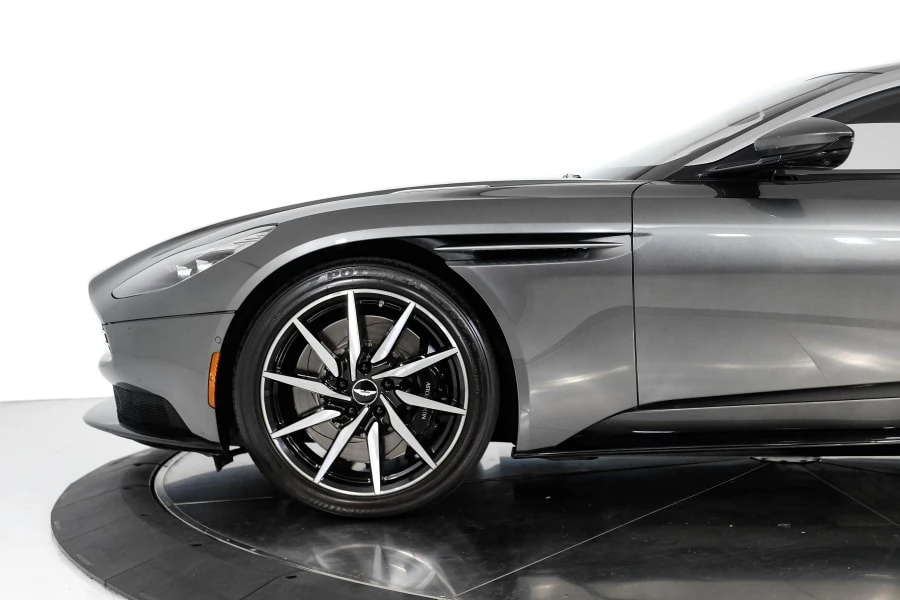 2017 Aston Martin DB11 V12 - Image 4 of 11