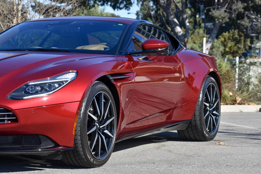 2017 Aston Martin DB11 V12 - Image 25 of 31