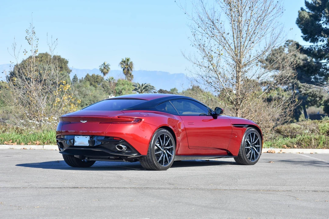 2017 Aston Martin DB11 V12 - Image 15 of 31
