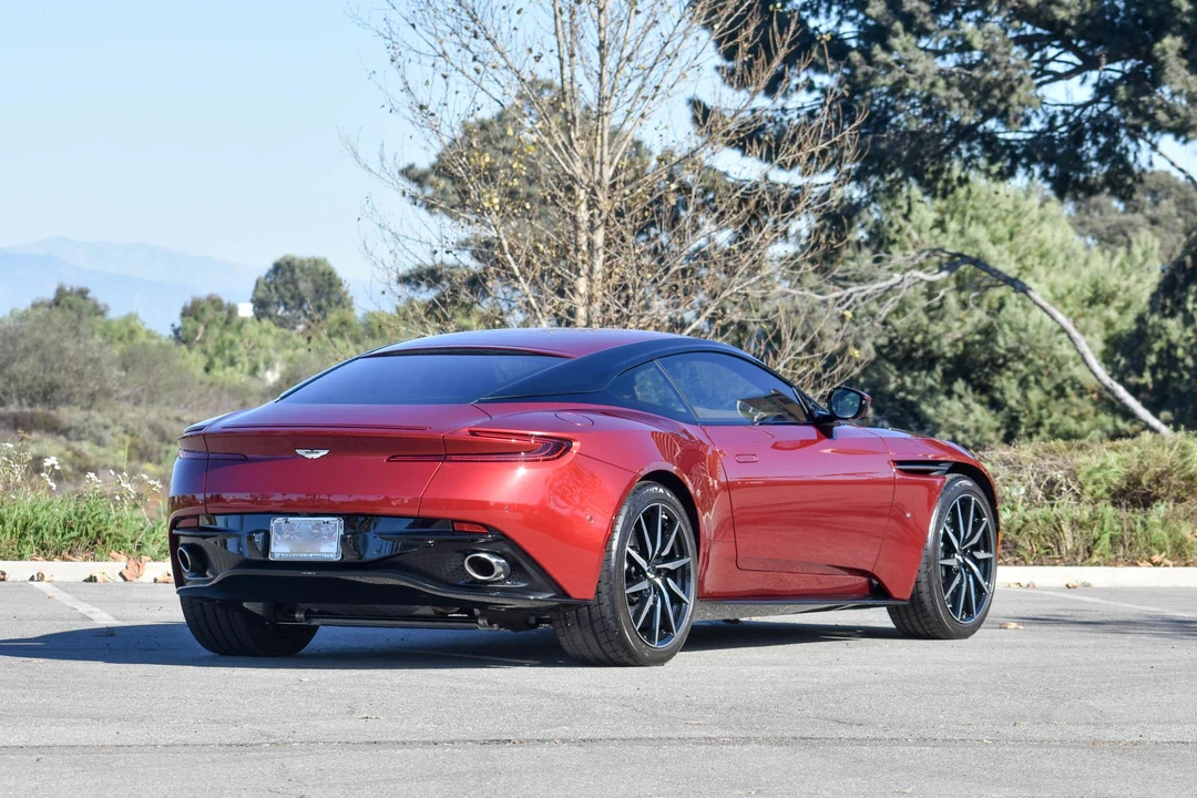 2017 Aston Martin DB11 V12 - Image 14 of 31