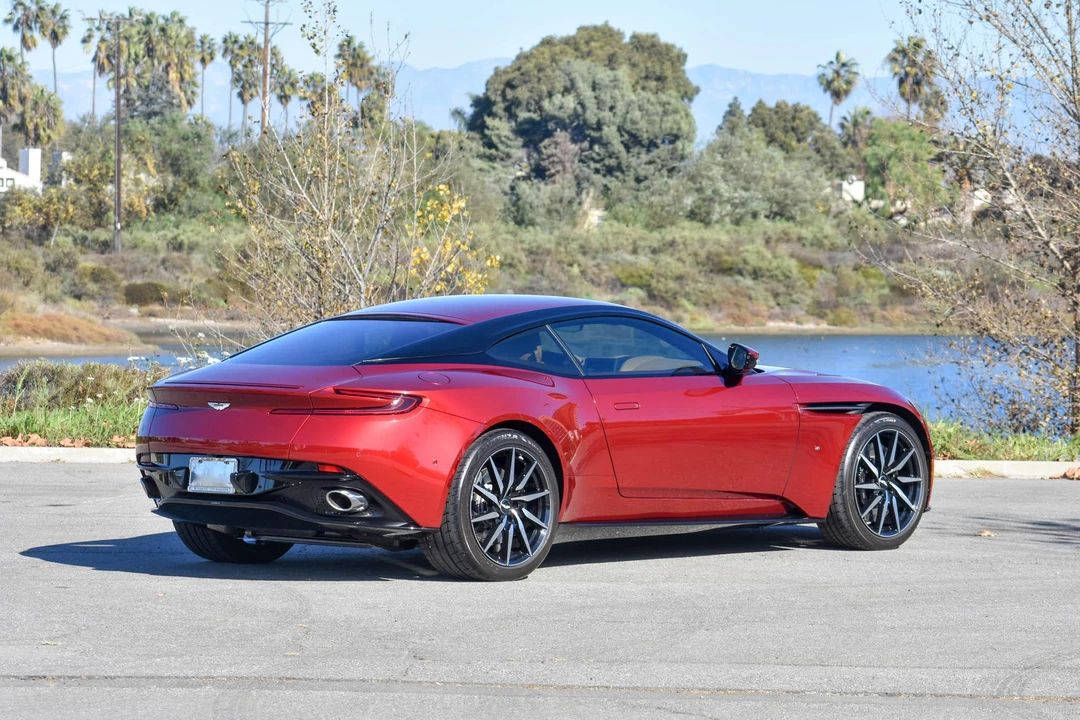 2017 Aston Martin DB11 V12 - Image 16 of 31