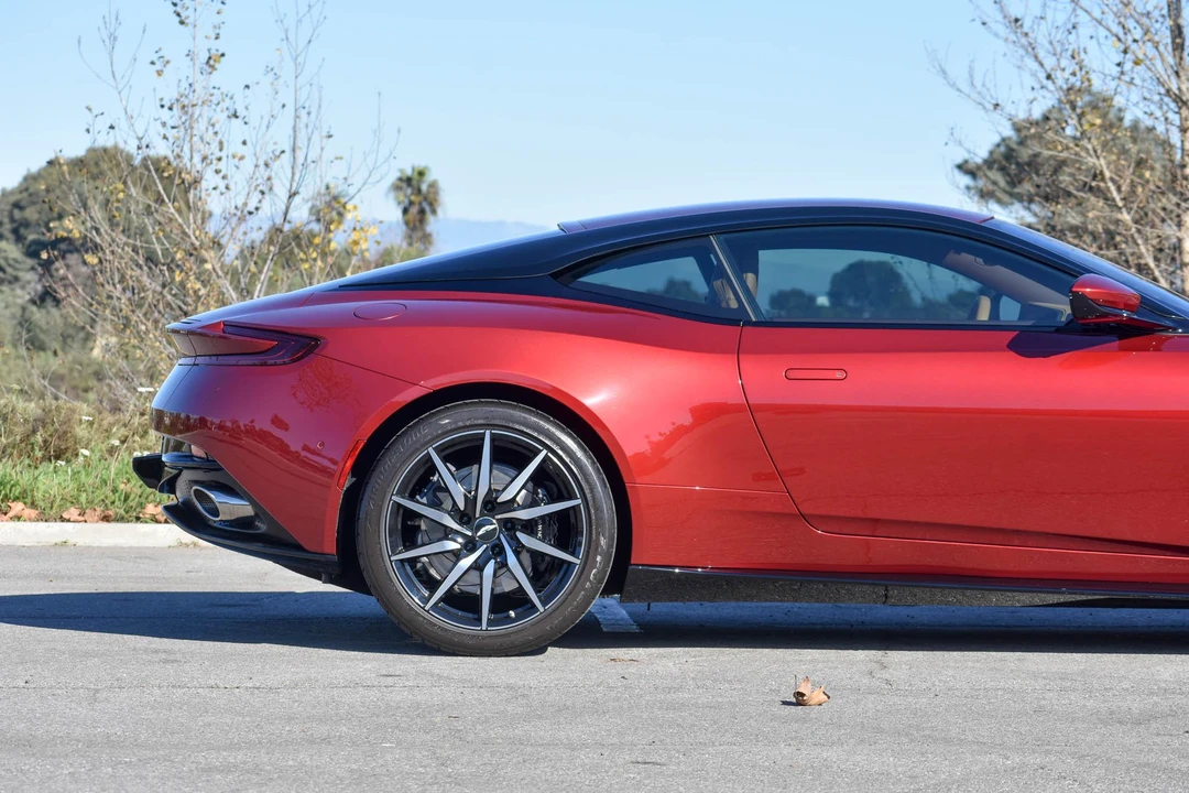 2017 Aston Martin DB11 V12 - Image 18 of 31