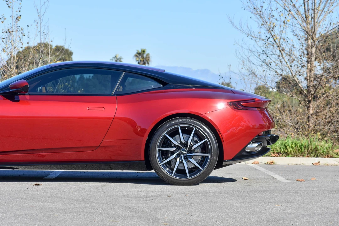 2017 Aston Martin DB11 V12 - Image 21 of 31