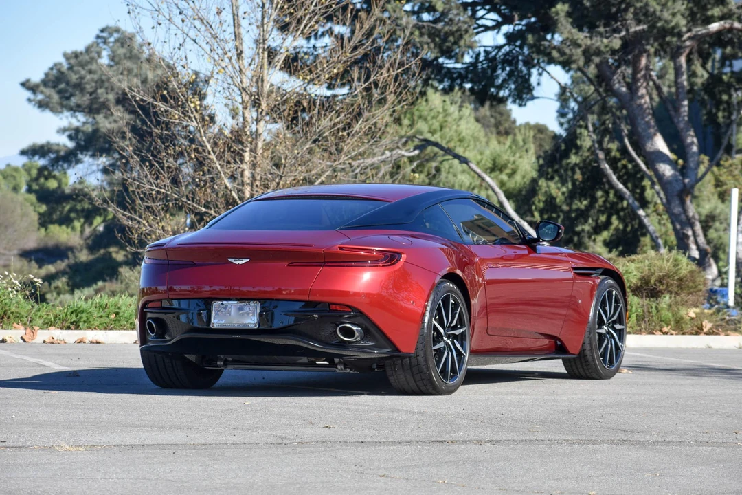 2017 Aston Martin DB11 V12 - Image 12 of 31