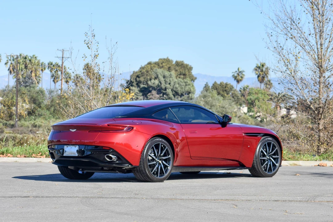 2017 Aston Martin DB11 V12 - Image 17 of 31