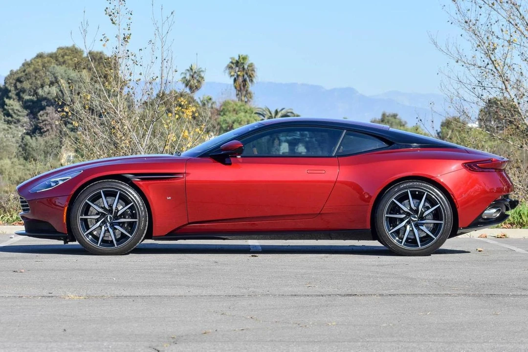 2017 Aston Martin DB11 V12 - Image 3 of 31