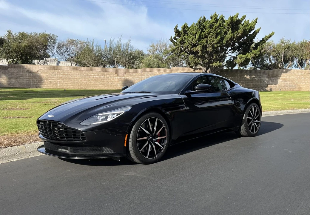 2017 Aston Martin DB11 - Image 3 of 31