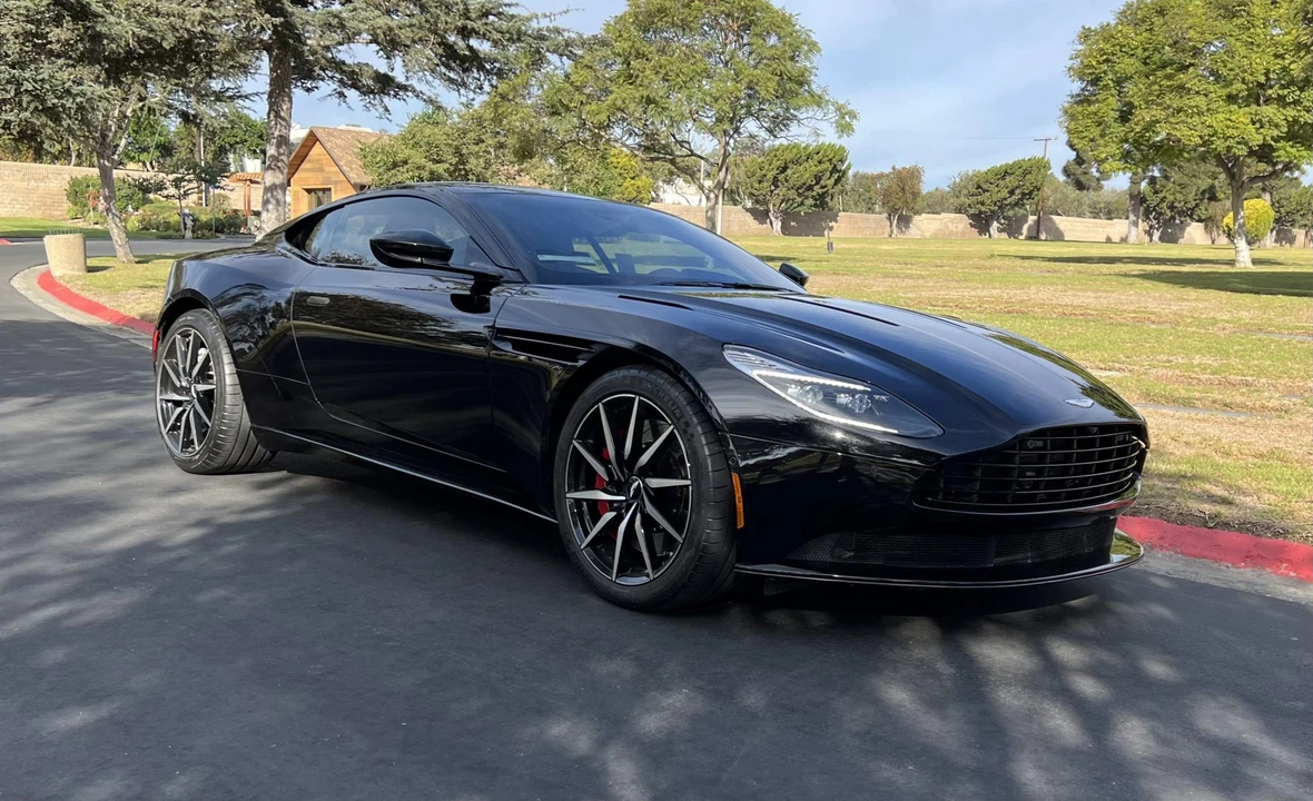 2017 Aston Martin DB11 - Image 26 of 31