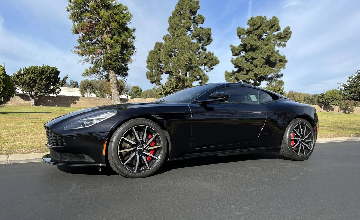 2017 Aston Martin DB11 - Image 6 of 31