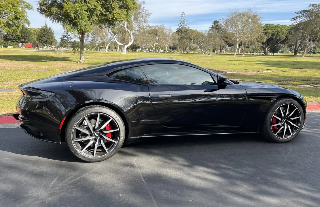2017 Aston Martin DB11 - Image 19 of 31