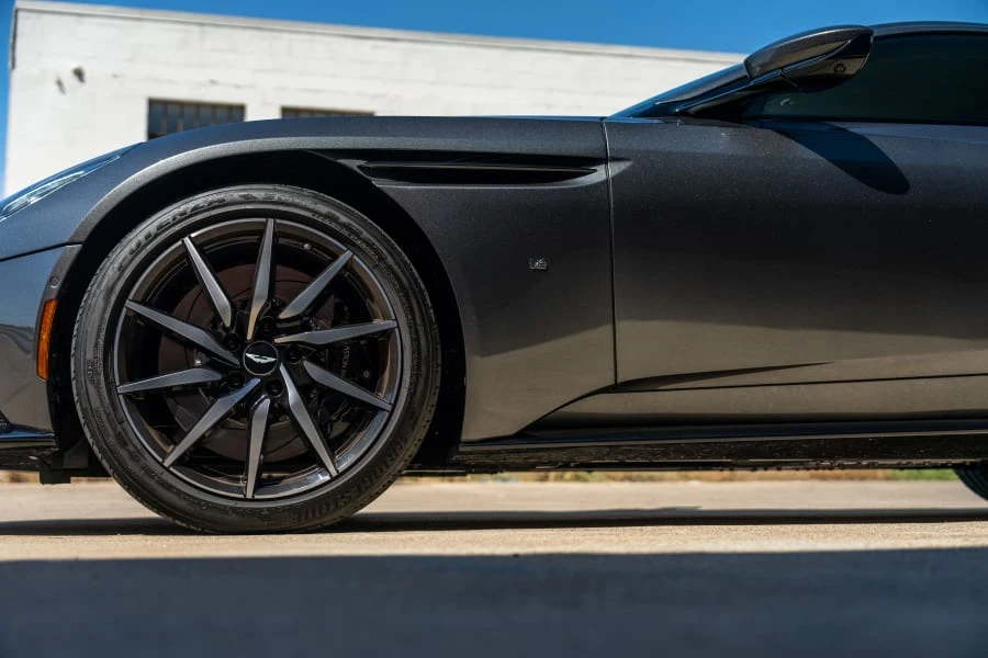 2017 Aston Martin DB11 - Image 18 of 31