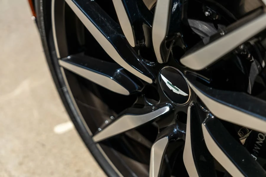 2017 Aston Martin DB11 - Image 4 of 31