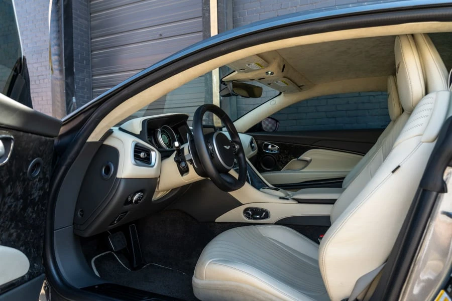 2017 Aston Martin DB11 - Image 26 of 31