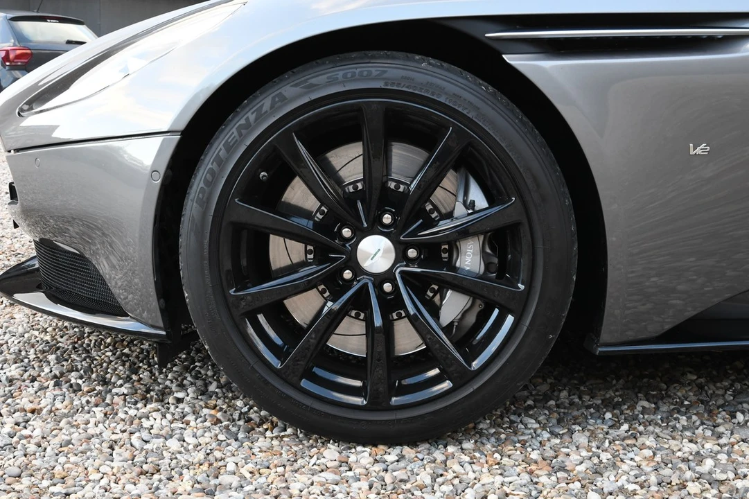 2017 Aston Martin DB11 V12 - Image 19 of 30