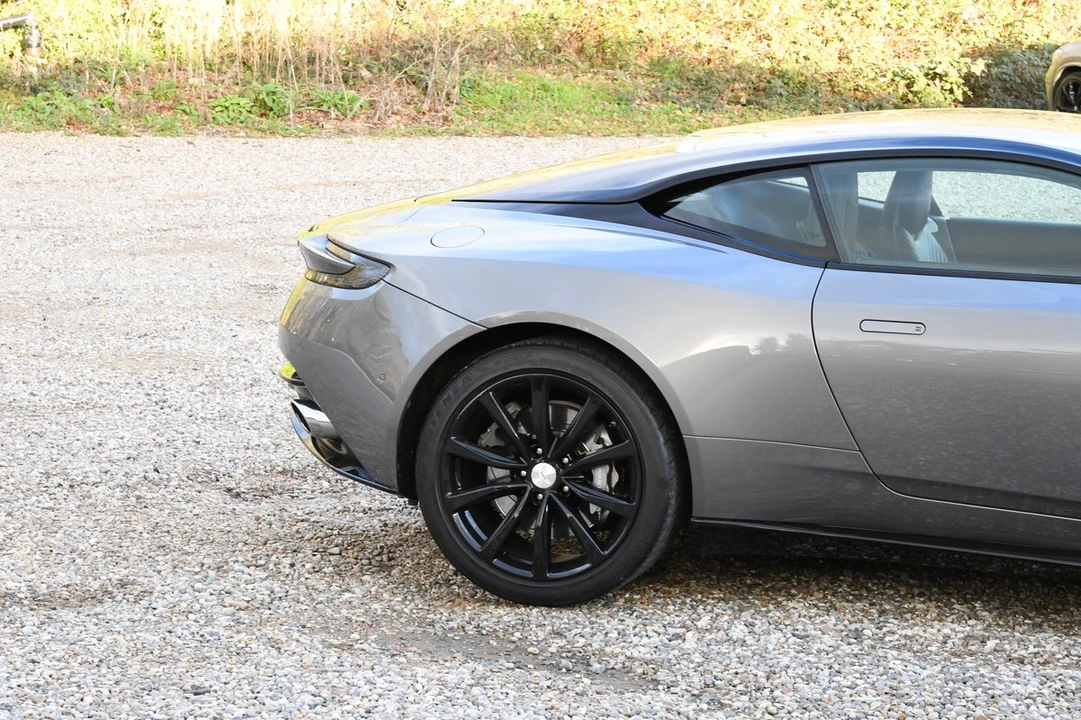 2017 Aston Martin DB11 V12 - Image 25 of 30