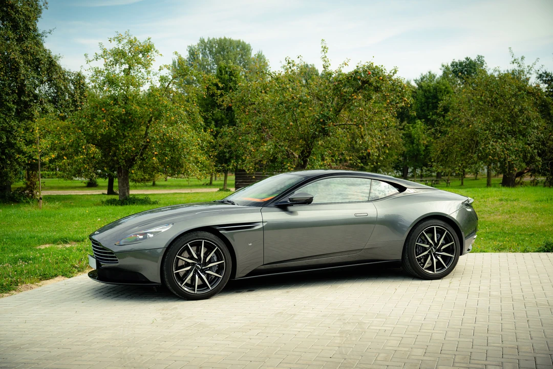 2017 Aston Martin DB11 V12 - Image 2 of 31