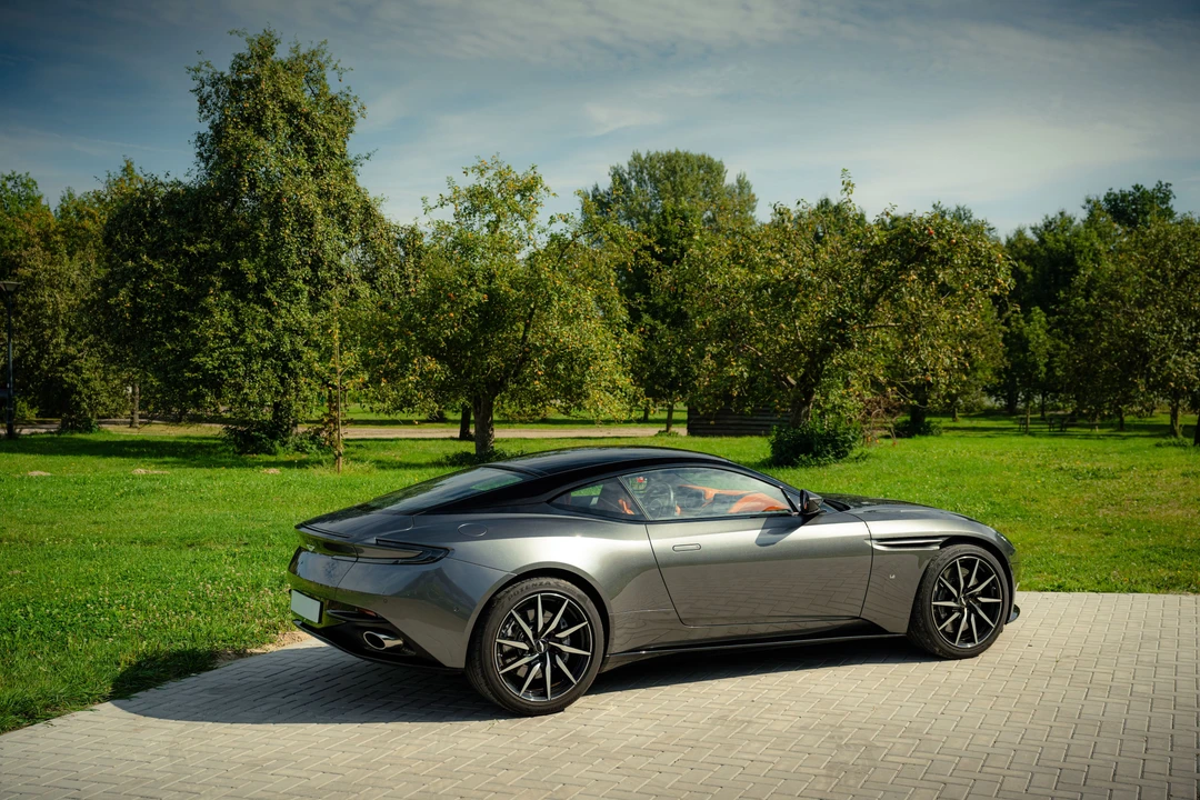 2017 Aston Martin DB11 V12 - Image 9 of 31